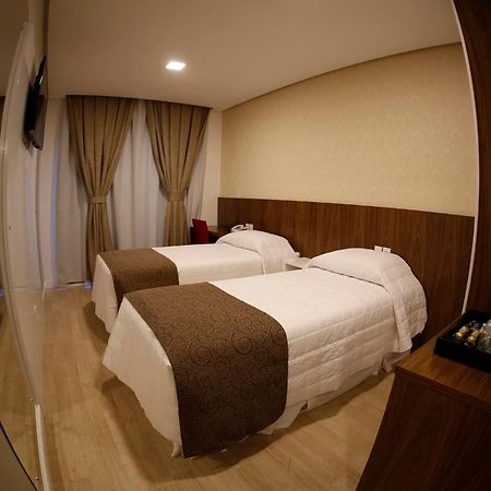 Holiday & Business Hotel - Em Frente Ao Centro De Eventos E Arena Conda Chapecó Værelse billede