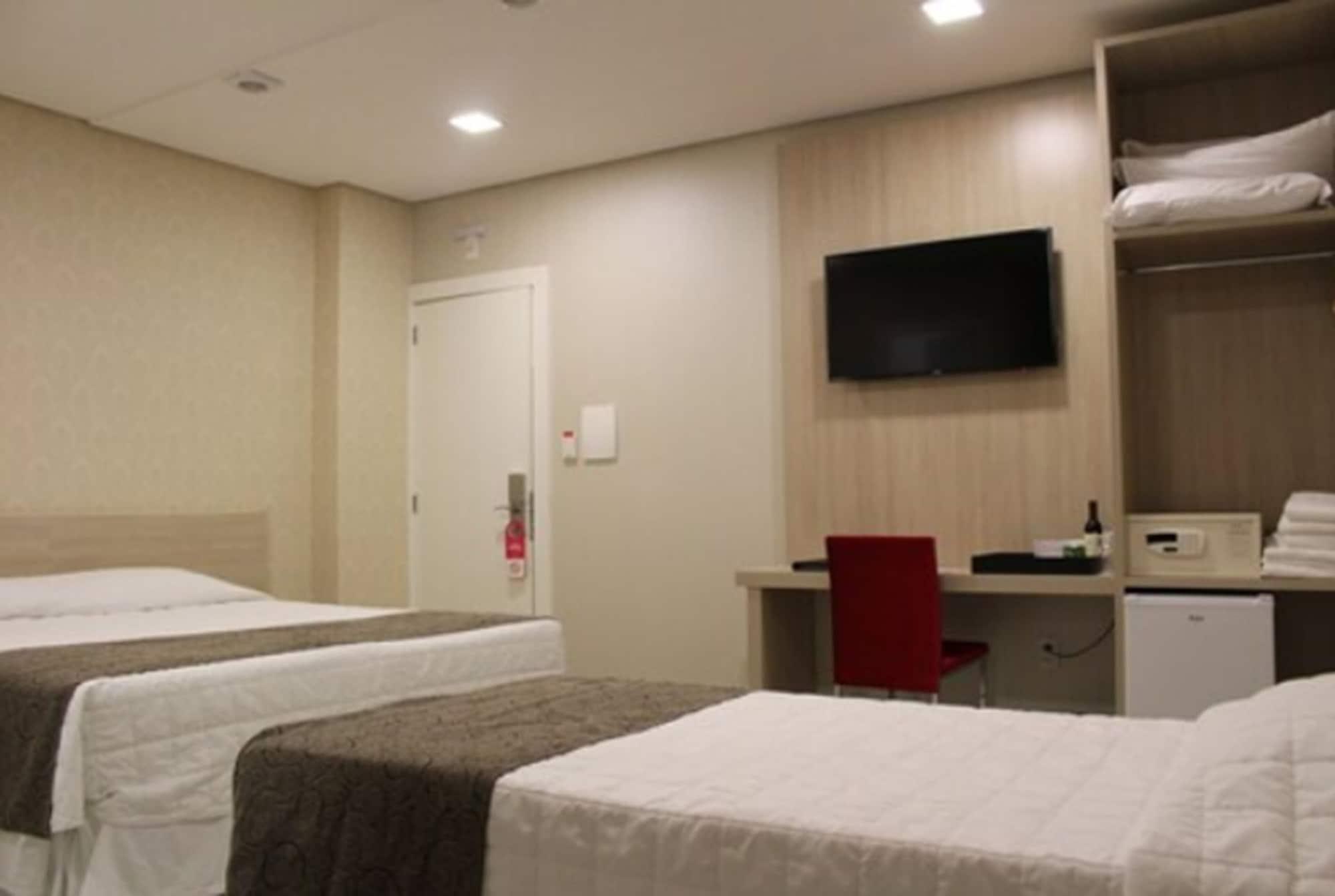 Holiday & Business Hotel - Em Frente Ao Centro De Eventos E Arena Conda Chapecó Eksteriør billede