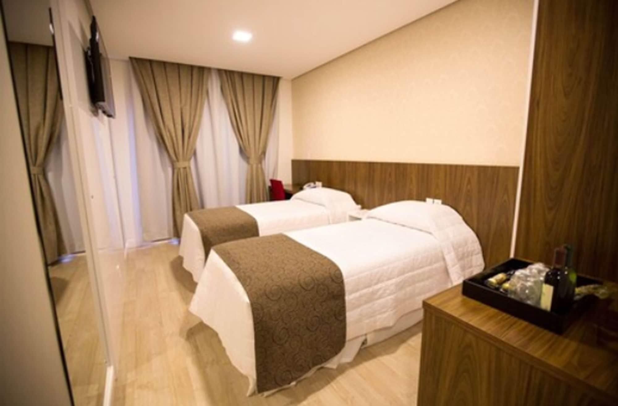 Holiday & Business Hotel - Em Frente Ao Centro De Eventos E Arena Conda Chapecó Eksteriør billede