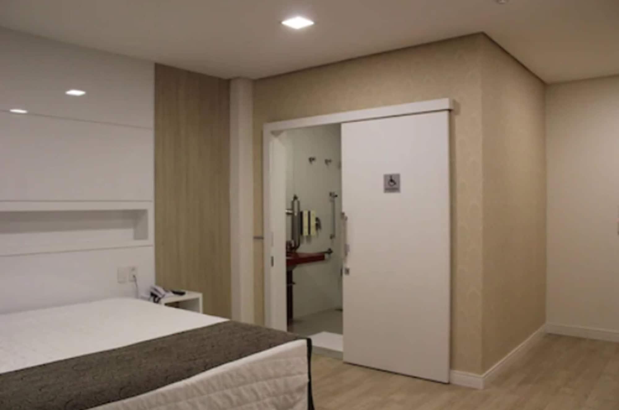 Holiday & Business Hotel - Em Frente Ao Centro De Eventos E Arena Conda Chapecó Eksteriør billede