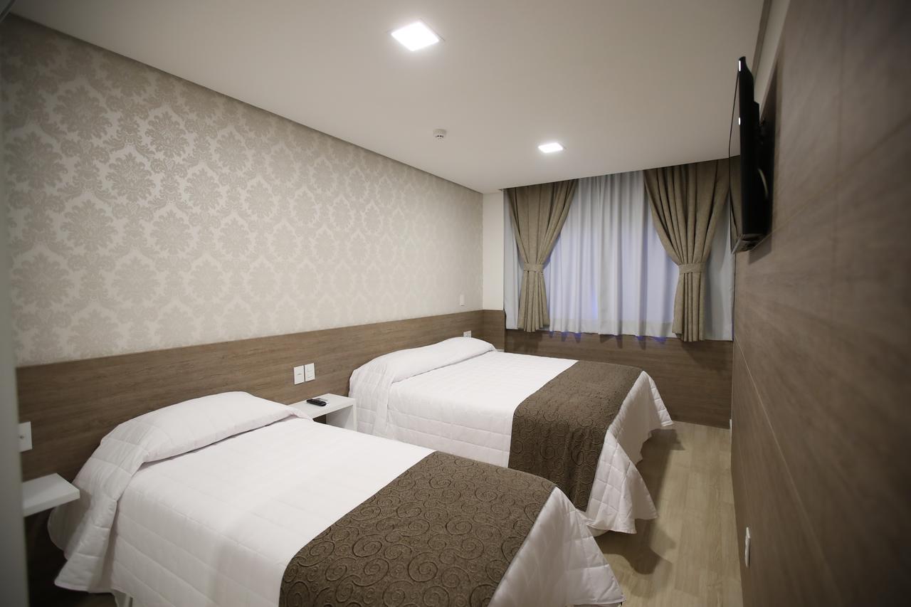 Holiday & Business Hotel - Em Frente Ao Centro De Eventos E Arena Conda Chapecó Værelse billede